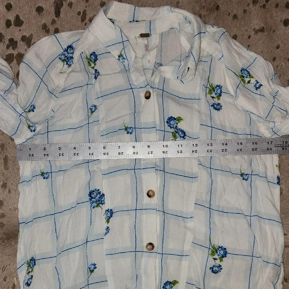 Free People Blue and White Watercolor Blouse - Picture 3 of 5